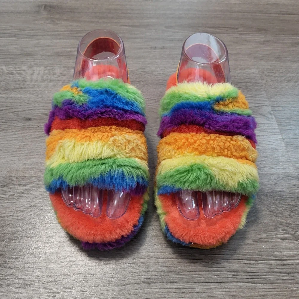 UGG Kids‎ Fluff Yeah Rainbow Slide Sandals Multi Color Faux Fur Girls size 4